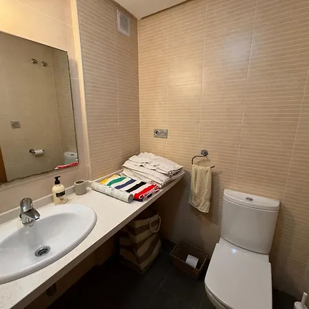 Beautiful 2 Bedroom 2 Bathroom With Several Pools