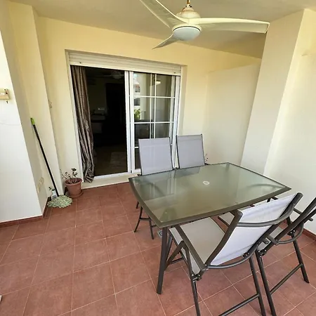 Beautiful 2 Bedroom 2 Bathroom With Several Pools *